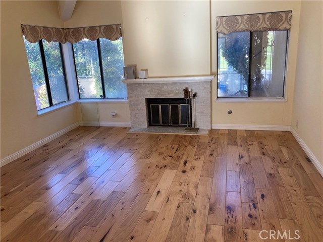 Detail Gallery Image 2 of 8 For 15 Silverwood Ln, Pomona,  CA 91766 - 3 Beds | 3 Baths