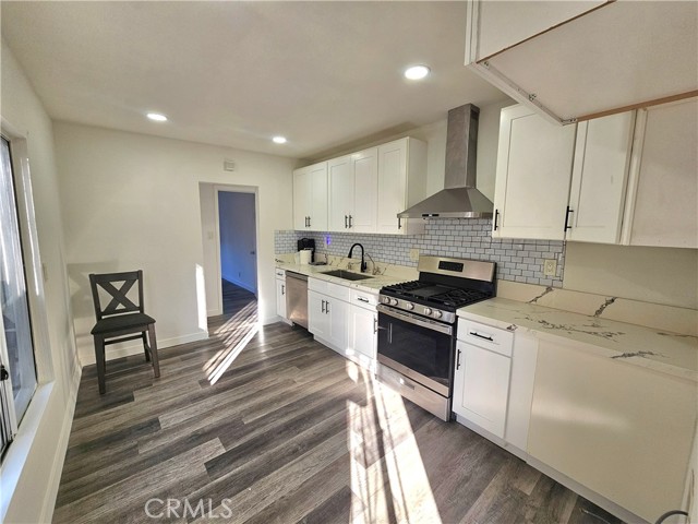 Detail Gallery Image 4 of 18 For 1555 E 107th, Los Angeles,  CA 90002 - 3 Beds | 2 Baths