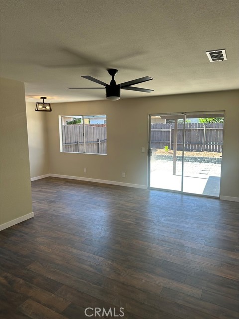 Detail Gallery Image 8 of 31 For 1885 Calle Diablo, Hemet,  CA 92545 - 2 Beds | 1 Baths