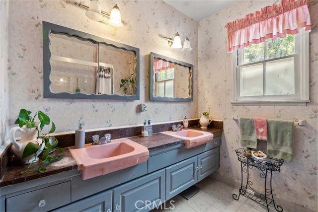 21041 Lanark Street, Canoga Park CA: https://media.crmls.org/medias/6b6ee477-12f4-430b-ac80-e2a111dfccfc.jpg