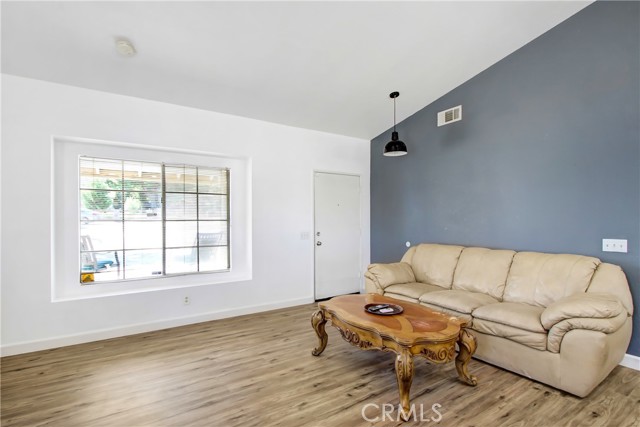 21703 Corso Alto Avenue, Nuevo CA: https://media.crmls.org/medias/6b6ee50a-69e1-41cf-9679-a764e90fdf58.jpg