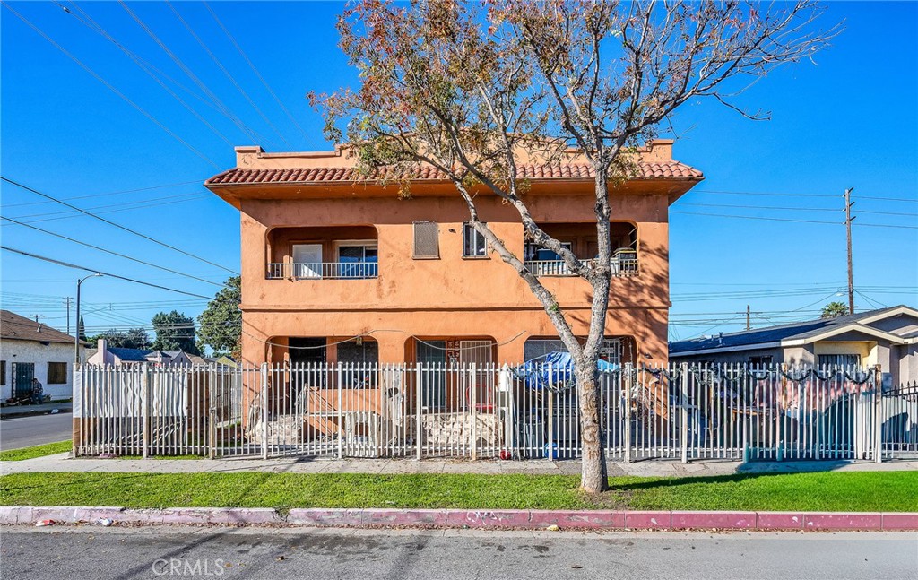 Quadruplex at 9019 S San Pedro