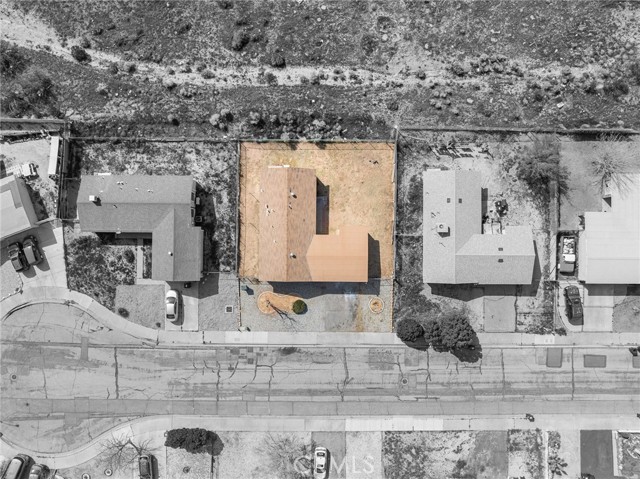 Detail Gallery Image 2 of 35 For 16615 Batson Pl, Victorville,  CA 92395 - 4 Beds | 2 Baths