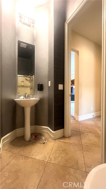 4069 Nancy Circle, Corona CA: https://media.crmls.org/medias/6b709f90-e537-4944-884d-16e449c24bff.jpg