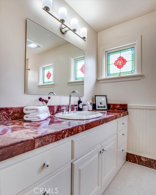 Primary bedroom en-suite bathroom.