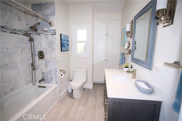 1736 Bayport Way, Newport Beach CA: https://media.crmls.org/medias/6b70d06f-730b-4988-b033-9f08eaf652dc.jpg