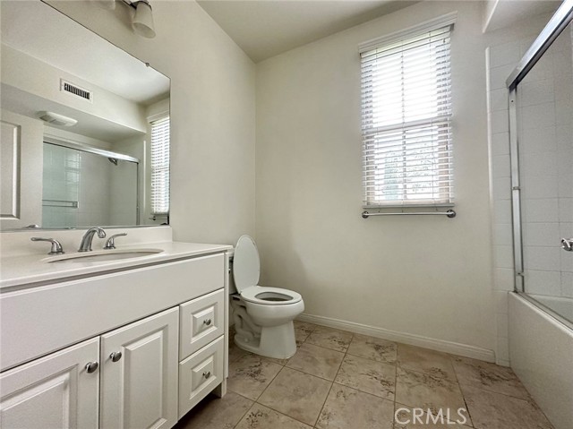 Detail Gallery Image 7 of 11 For 152 Coralwood, Irvine,  CA 92618 - 2 Beds | 1/1 Baths