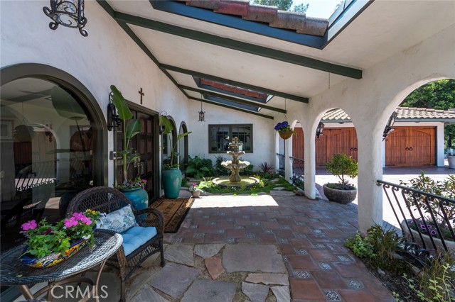 420 Inverness Drive, La Canada Flintridge CA: https://media.crmls.org/medias/6b725f14-adb9-4477-80e4-5566b1e55dd6.jpg
