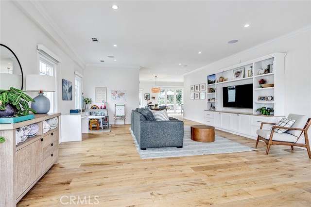 Detail Gallery Image 14 of 52 For 825 Center, El Segundo,  CA 90245 - 4 Beds | 3 Baths