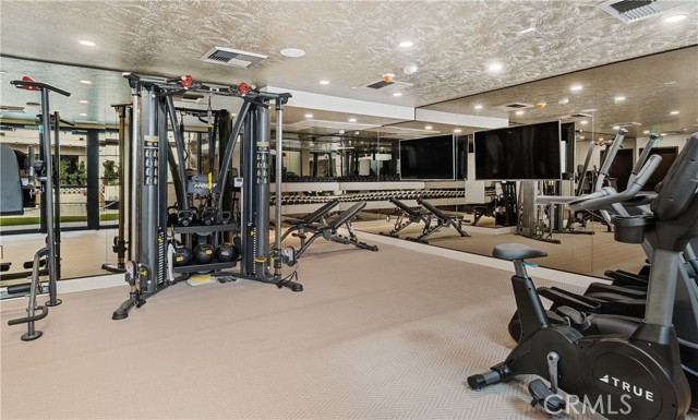 Detail Gallery Image 24 of 34 For 1333 S Orange Grove Ave #109,  Los Angeles,  CA 90019 - 2 Beds | 2 Baths