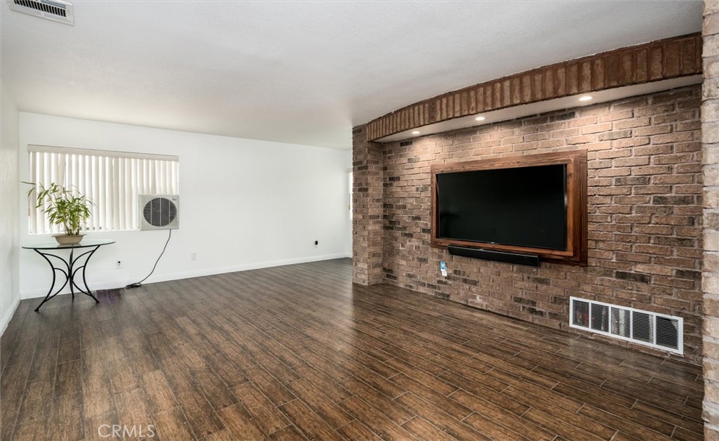 MLS #SW25105921 img 4