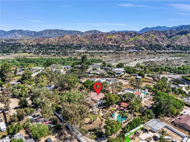 10345 McBroom Street, Sunland CA: https://media.crmls.org/medias/6b73df86-5689-4996-aedd-4d650ff21ef9.jpg