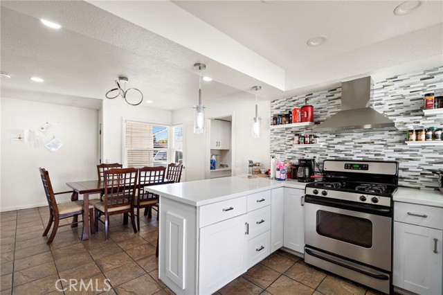 Detail Gallery Image 13 of 37 For 590 Traverse Dr, Costa Mesa,  CA 92626 - 4 Beds | 3 Baths