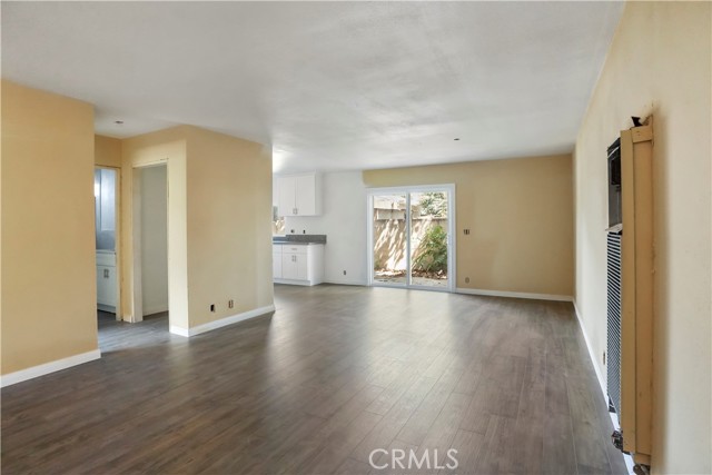 1003 W Myrtle Street, Santa Ana CA: https://media.crmls.org/medias/6b747295-a505-49a9-8b18-d3034868c7a5.jpg