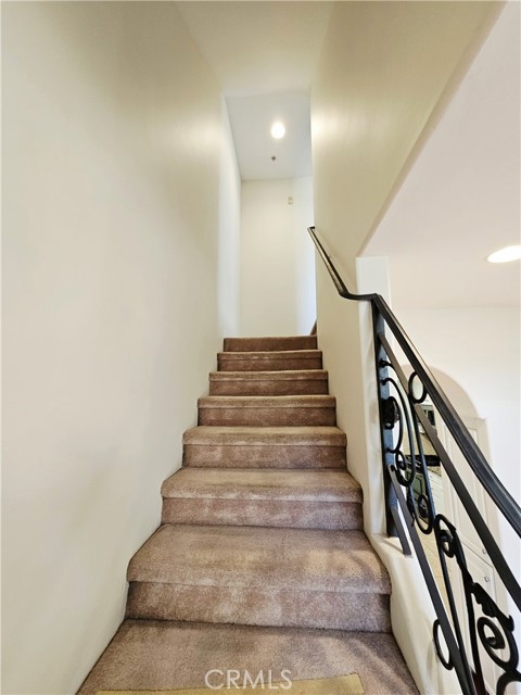 Detail Gallery Image 14 of 32 For 4732 Radford Ave #3,  Valley Village,  CA 91607 - 3 Beds | 3 Baths