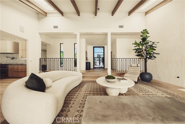 4195 Alonzo Avenue, Encino CA: https://media.crmls.org/medias/6b756cfd-bb81-4111-996c-74b323ee6d6b.jpg