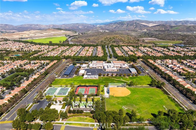 53 Interlude, Irvine CA: https://media.crmls.org/medias/6b758014-0576-4bb7-8c4d-37cdd6d6839f.jpg