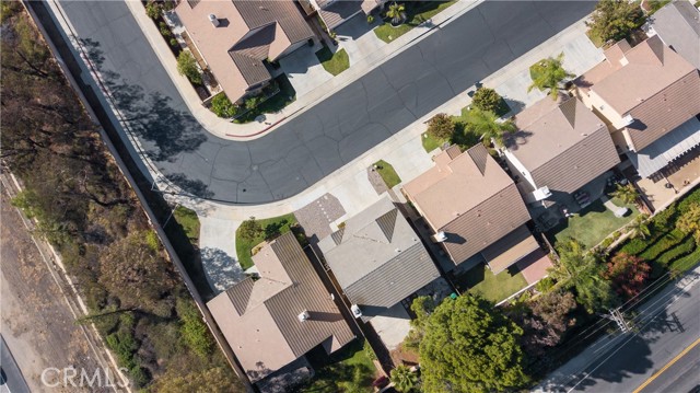 Detail Gallery Image 3 of 39 For 323 Camden Ct, Corona,  CA 92879 - 3 Beds | 2/1 Baths