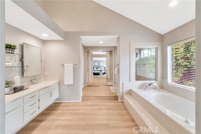 Detail Gallery Image 24 of 59 For 35 Rimani Dr, Mission Viejo,  CA 92692 - 4 Beds | 3 Baths