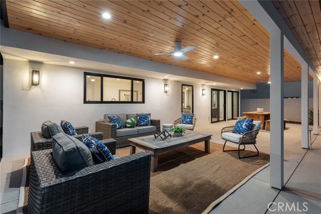 Detail Gallery Image 48 of 54 For 5630 Blanco Ave, Woodland Hills,  CA 91367 - 4 Beds | 4/1 Baths