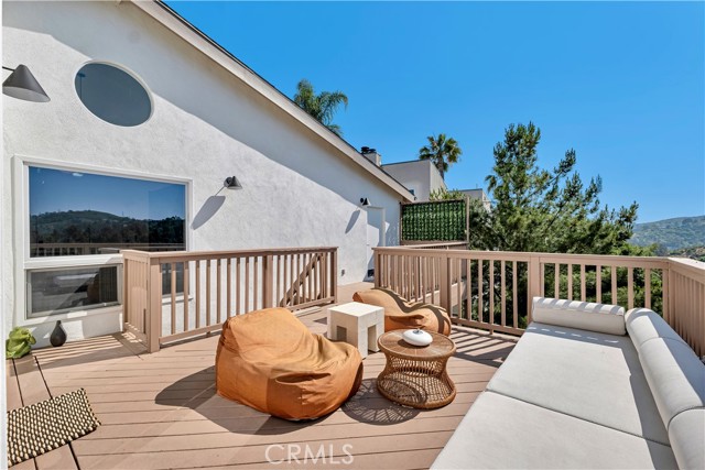 Detail Gallery Image 20 of 34 For 6413 La Punta Dr, Los Angeles,  CA 90068 - 4 Beds | 2/1 Baths