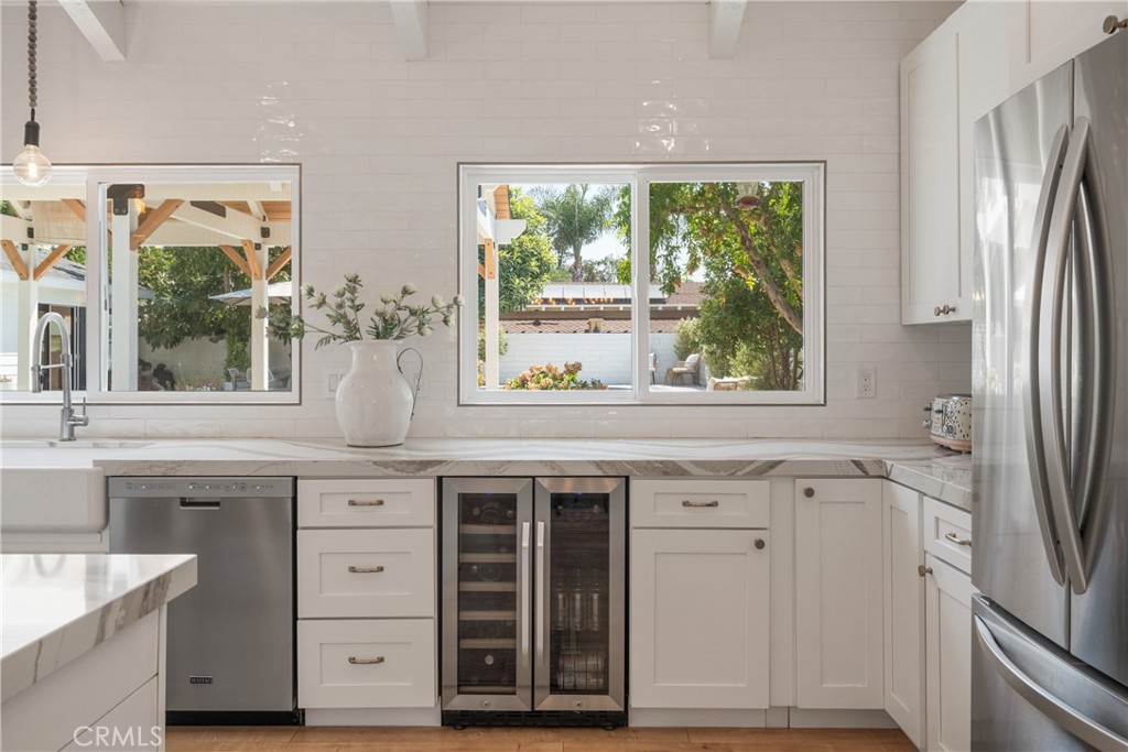 6b787272 3b3f 4684 8e3f Eae953c716c2