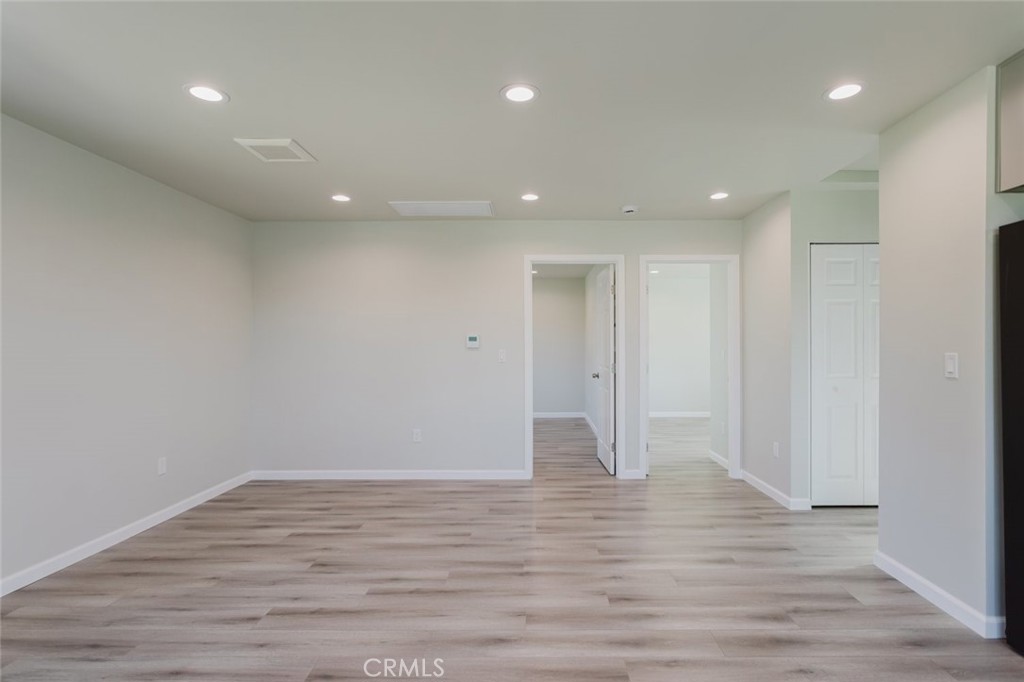 https://media.crmls.org/medias/6b789ebe-0ec1-4508-802d-f50759f94ef1.jpg?preset=X-Large