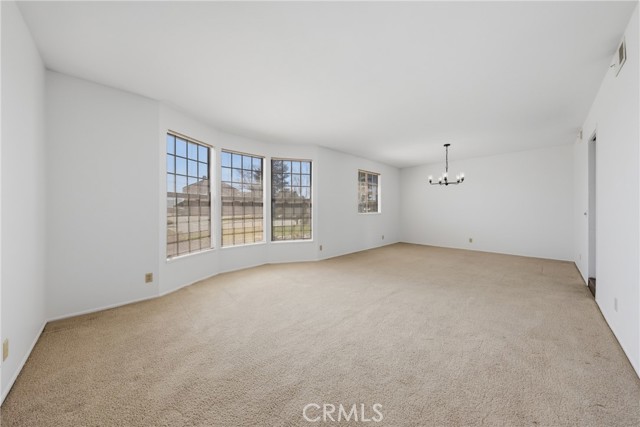 Detail Gallery Image 6 of 24 For 35562 Casa Vista, Yucaipa,  CA 92399 - 4 Beds | 2/1 Baths