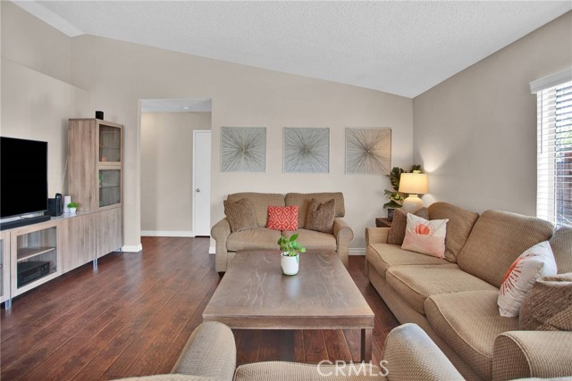 Detail Gallery Image 7 of 47 For 16236 Bridgewood Ln, Victorville,  CA 92395 - 3 Beds | 2 Baths