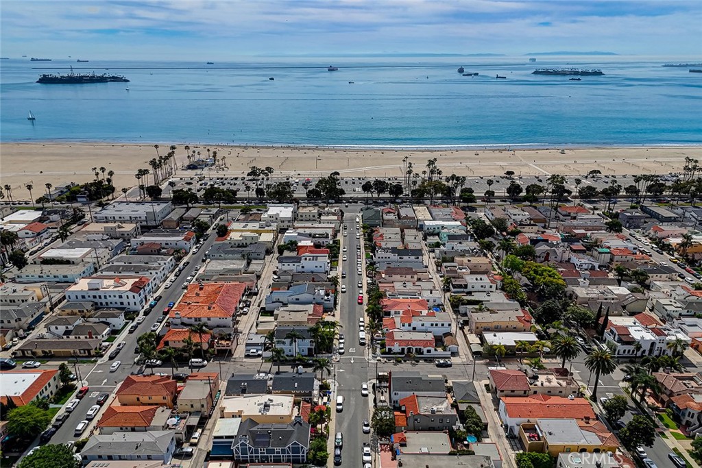 https://media.crmls.org/medias/6b7921a0-c163-4452-9214-0330a67a9cf2.jpg?preset=X-Large