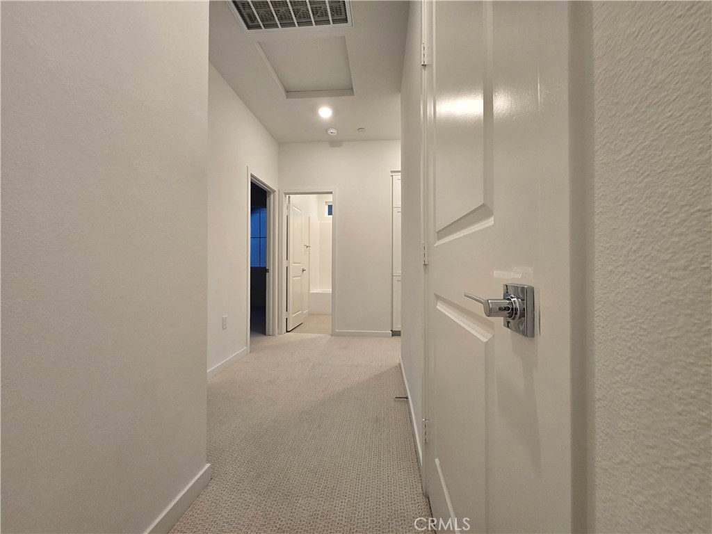 https://media.crmls.org/medias/6b79fc0d-e292-47c6-b657-571ae72fd32e.jpg?preset=X-Large