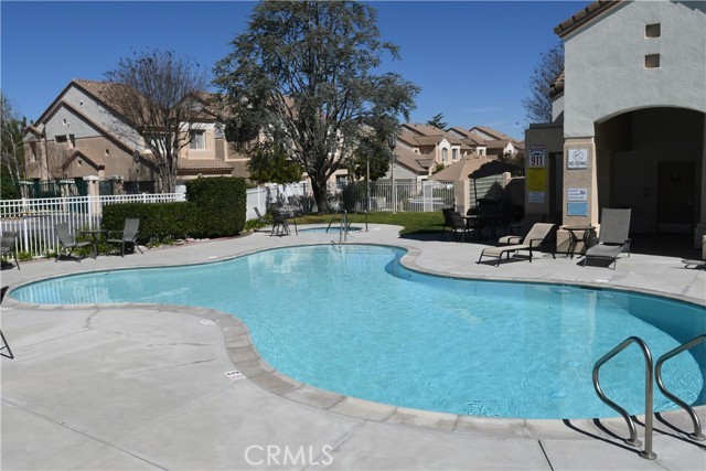 Detail Gallery Image 27 of 28 For 657 Cardinal Ridge Ln #B,  Simi Valley,  CA 93065 - 3 Beds | 2/1 Baths