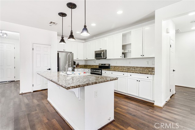 15992 Yosemite Street, Victorville CA: https://media.crmls.org/medias/6b7b7589-1f23-4ecc-81ef-a856b0ca79bd.jpg