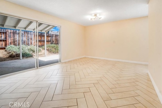 Detail Gallery Image 19 of 44 For 220 W Blaine St, Riverside,  CA 92507 - 5 Beds | 2 Baths