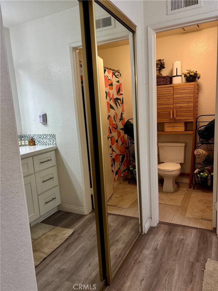 https://media.crmls.org/medias/6b7c5bc3-e2f5-4734-a731-5c4f8d908d51.jpg?preset=X-Large