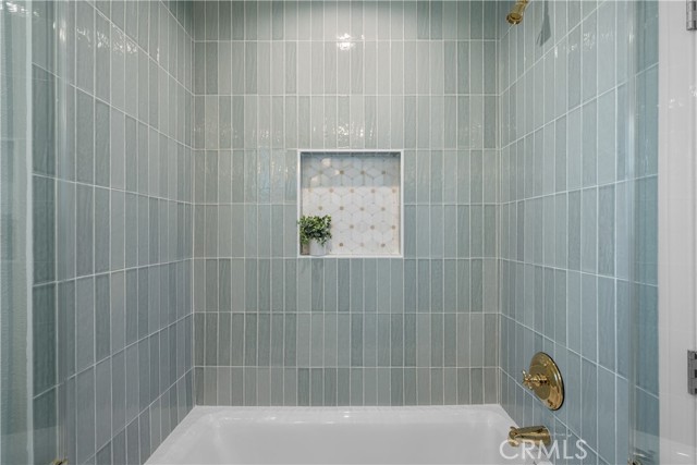 Detail Gallery Image 31 of 39 For 8054 Cedros Ave, Panorama City,  CA 91402 - 5 Beds | 3/1 Baths