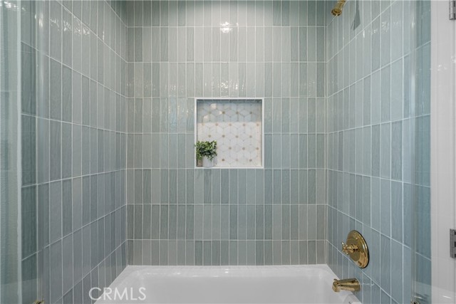 Detail Gallery Image 31 of 39 For 8054 Cedros Ave, Panorama City,  CA 91402 - 5 Beds | 3/1 Baths