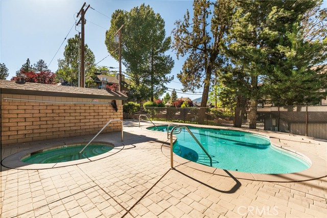 40670 Big Bear Boulevard, Big Bear Lake CA: https://media.crmls.org/medias/6b7d785b-7362-4a28-90f0-fddea61564e5.jpg