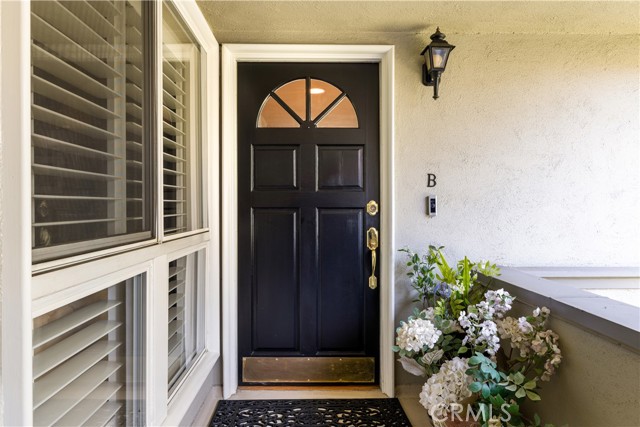 950 S Orange Grove Boulevard, Pasadena CA: https://media.crmls.org/medias/6b7d9958-f8aa-4f1d-83f8-75d273fc3ff4.jpg