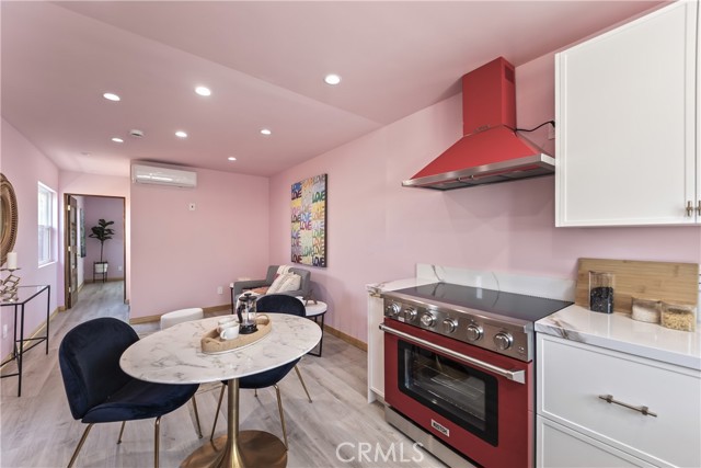 5606 White Oaks Avenue, Encino CA: https://media.crmls.org/medias/6b7e70c4-74e5-4e94-bf72-d3d646178375.jpg