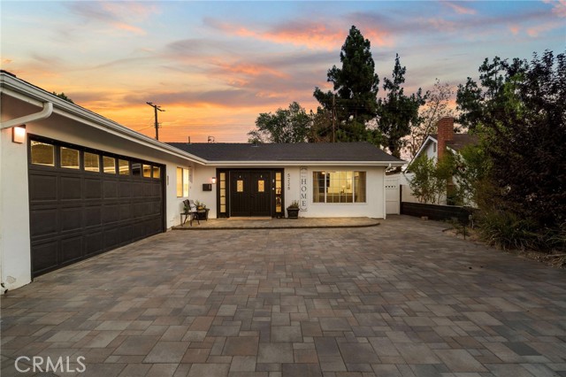 5228 E Minuet Lane, Anaheim CA: https://media.crmls.org/medias/6b7ebae9-a9f1-42e8-bcbe-fb5bc15eb58e.jpg