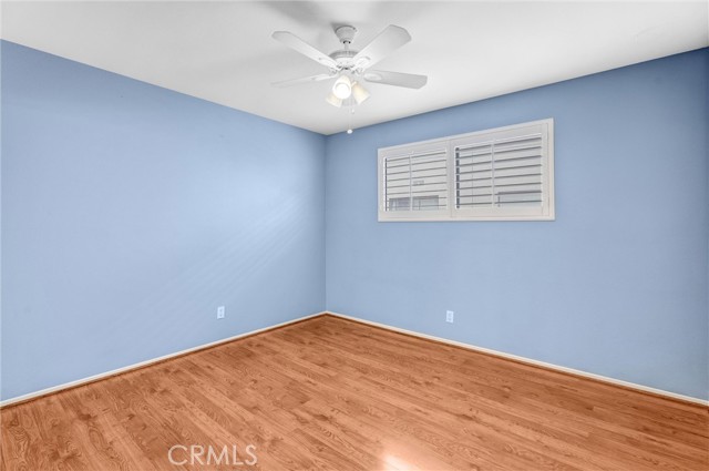 18403 Collins Street, Tarzana CA: https://media.crmls.org/medias/6b7f107e-1023-413a-acfd-6a953cb6a1b4.jpg