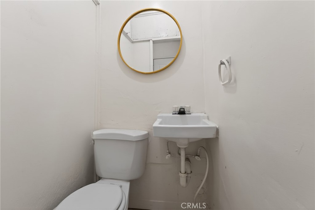 https://media.crmls.org/medias/6b7f2881-c54c-4ca2-b82c-024f6c0da78e.jpg?preset=X-Large