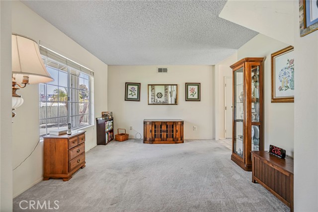Detail Gallery Image 8 of 20 For 1448 Grey Oaks Ct, Oceanside,  CA 92056 - 3 Beds | 1/1 Baths