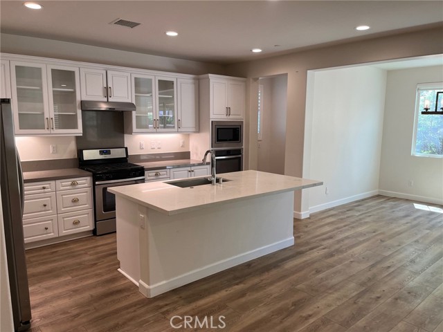 3996 S Somerston Way, Ontario CA: https://media.crmls.org/medias/6b802d2d-f375-4d49-8f07-11541f24c403.jpg