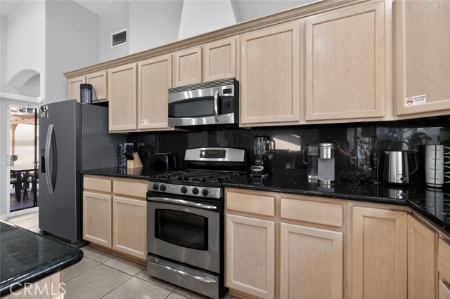 Detail Gallery Image 12 of 30 For 67972 Monterico Rd, Desert Hot Springs,  CA 92240 - 3 Beds | 2/1 Baths