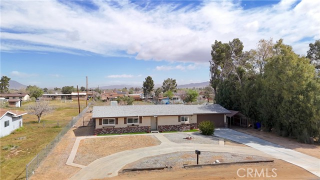 Detail Gallery Image 2 of 31 For 21844 Goshute Ave, Apple Valley,  CA 92307 - 3 Beds | 2 Baths