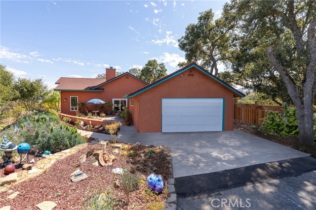 10755 Santa Ana Road, Atascadero CA: https://media.crmls.org/medias/6b8081af-8681-4df1-9766-025c401f08b8.jpg