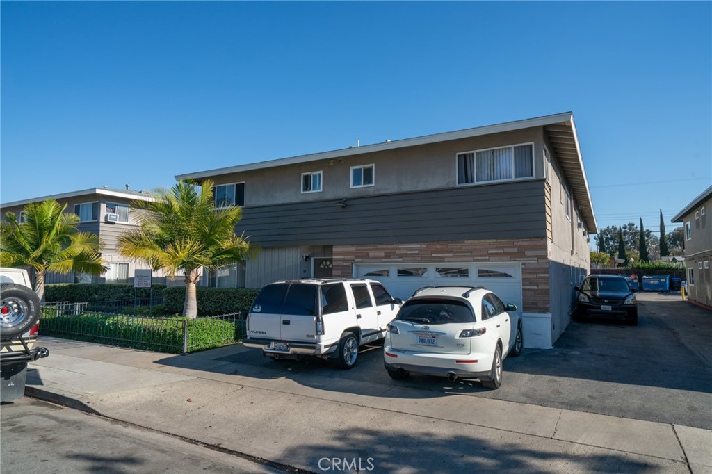 MLS #OC26052256 image #1
