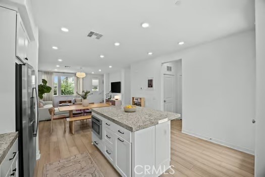 323 Adela, Lake Forest CA: https://media.crmls.org/medias/6b818985-0feb-40ad-961f-e5c6b0ea3f79.jpg